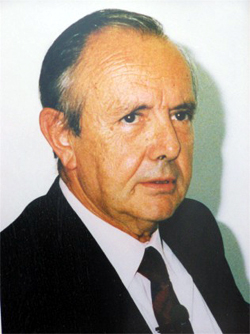 Dr. Jos A. Martnez Pieiro